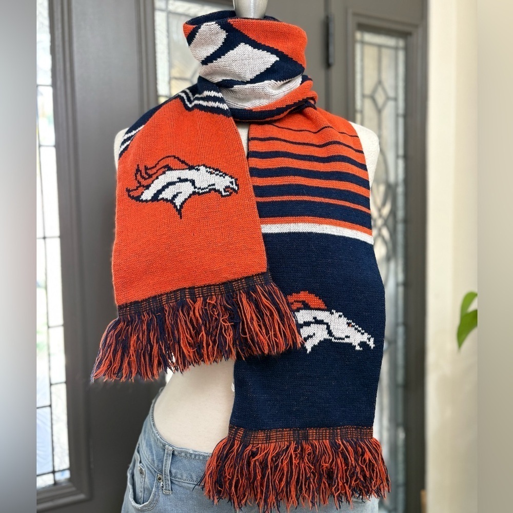 Forever Collectibles Denver Broncos NFL Navy & Orange Reversible Knit Scarf